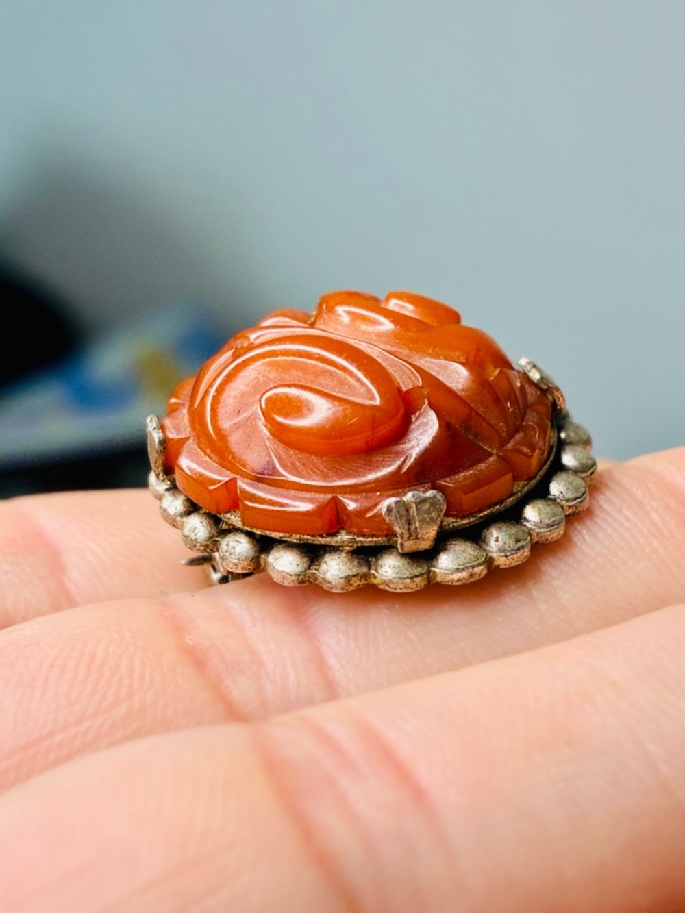 VTG Carved Amber-Tone Floral Brooch - Women Jewelry Brooches Business Casual EUC
